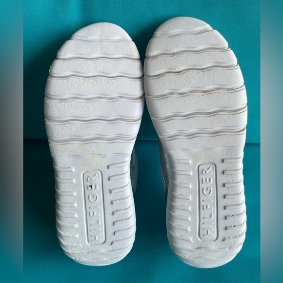 Women’s Tommy Hilfiger Nissa size 8 - Picture 5 of 6